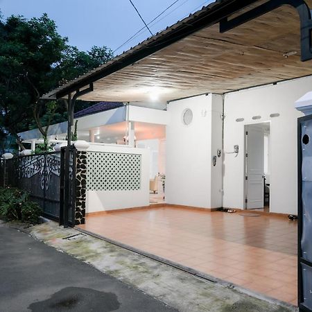 Kirana Guest House Богор Экстерьер фото