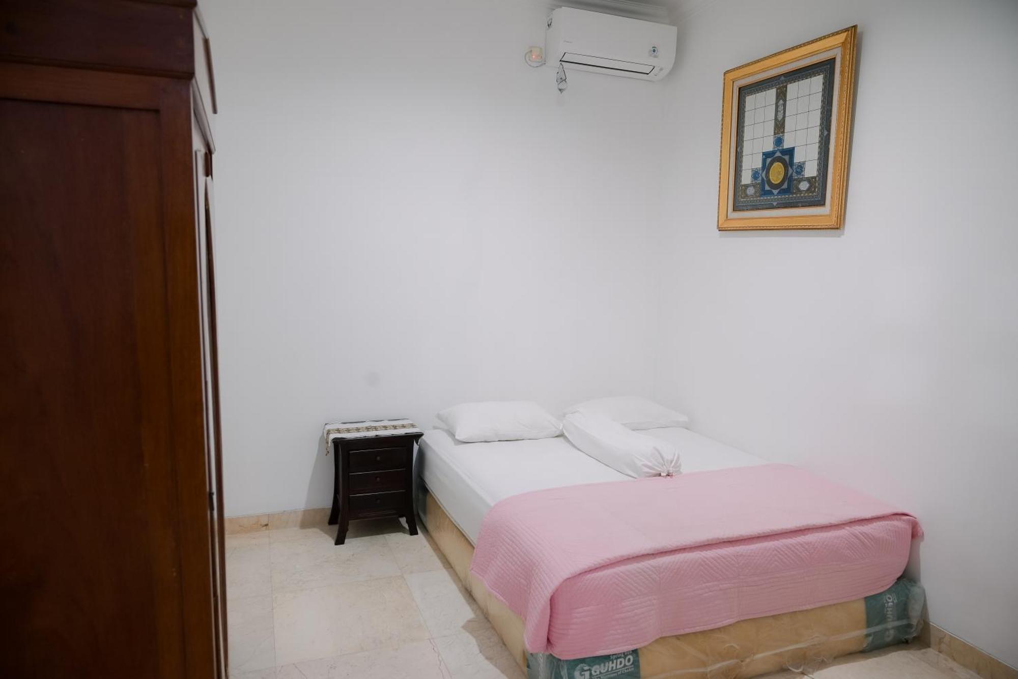 Kirana Guest House Богор Экстерьер фото