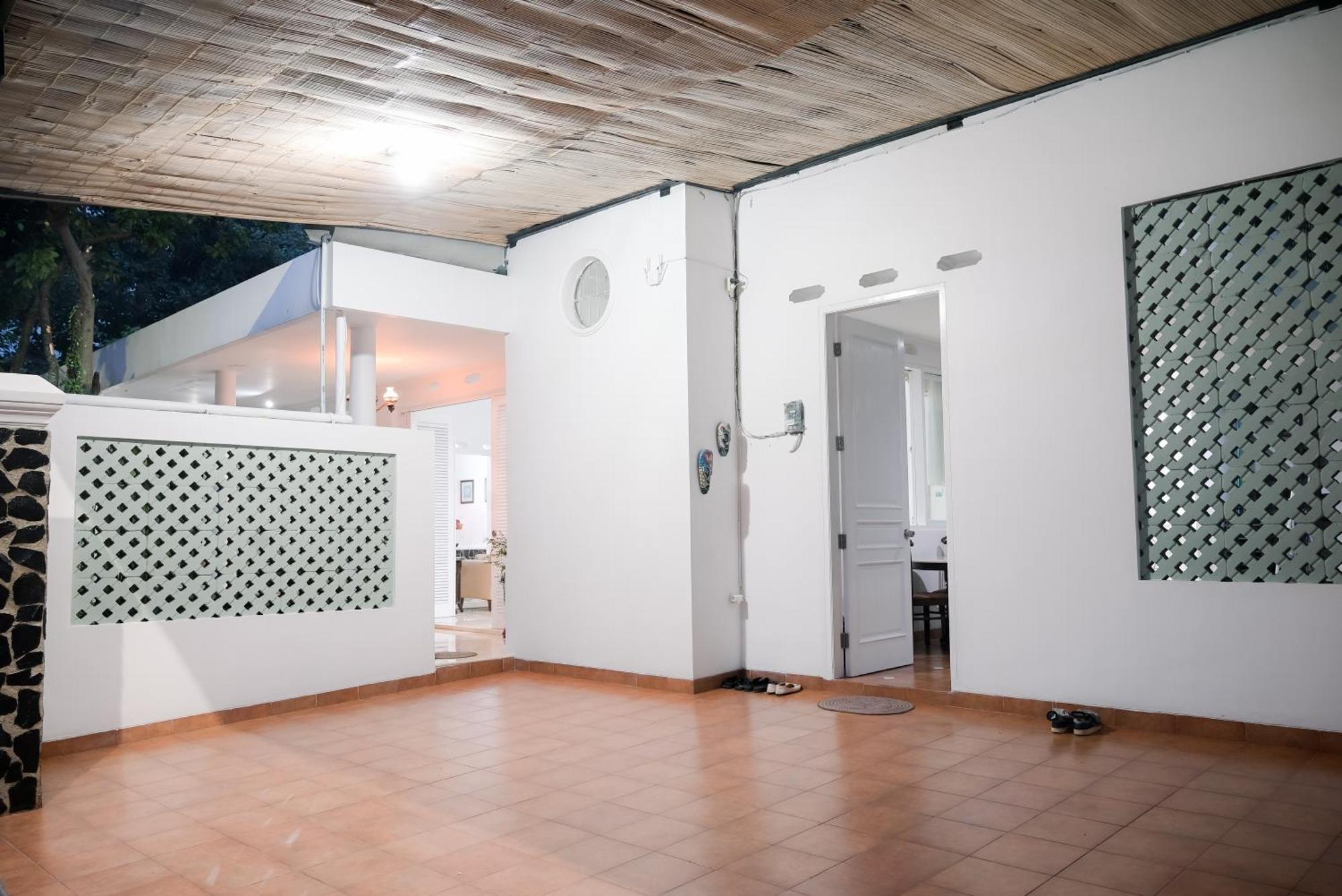 Kirana Guest House Богор Экстерьер фото