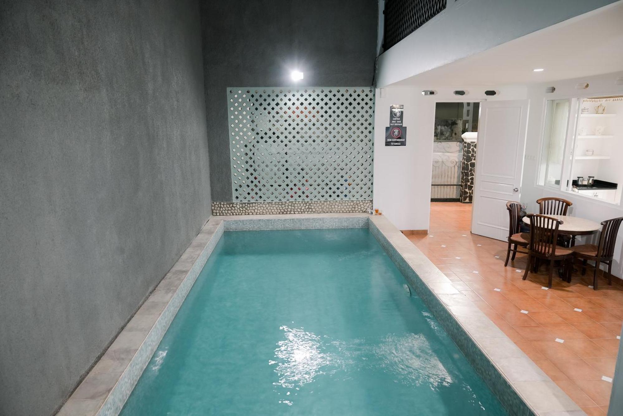Kirana Guest House Богор Экстерьер фото
